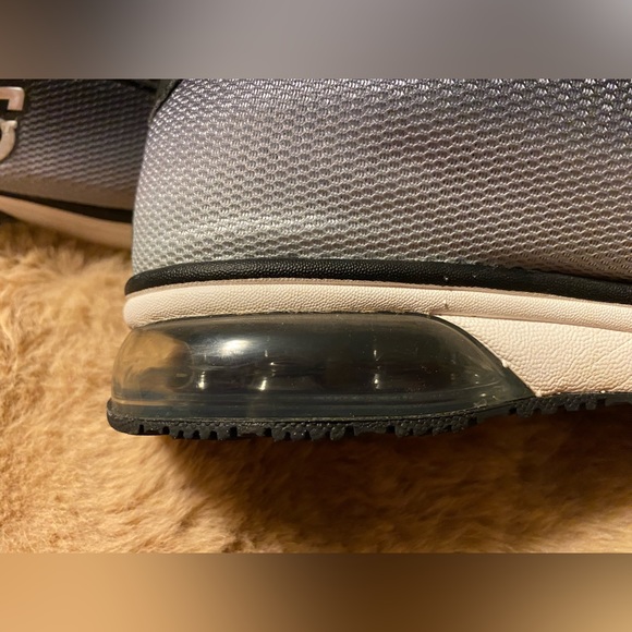 Woman’s size 9 Sport running shoes - Picture 4 of 6